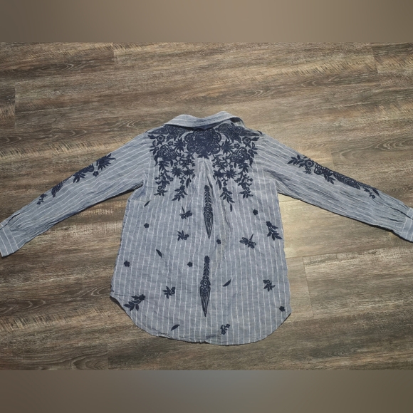 Johnny Was Workshop Button Down Shirt Lot of 2 Size Small - Picture 10 of 15